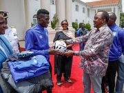 President Uhuru Kenyatta handover a brand new 51-seater Bus to AFC Leopards at State House (Photos)