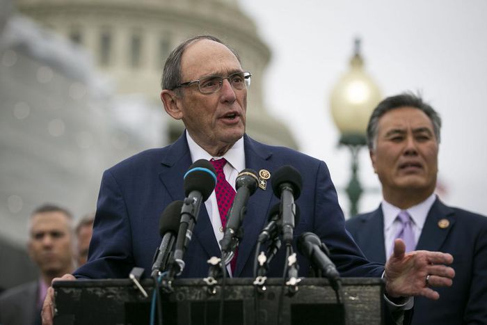 Republican Is the 26th to Step Down in Congress