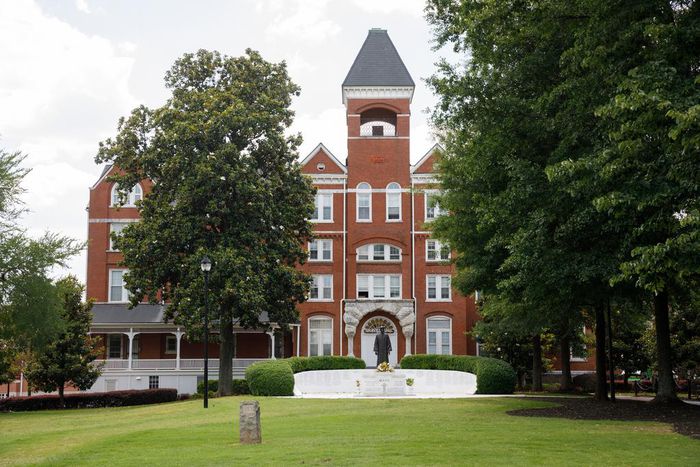 After a Billionaire's Pledge, Morehouse Looks to Donors to Reduce Student Debt