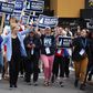 Elizabeth Warren Stands Out at New Hampshire Democratic Party Convention
