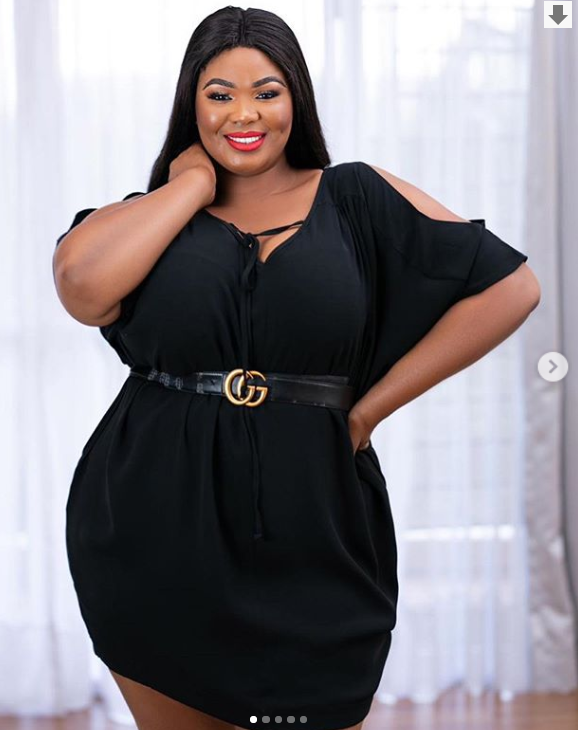 Plus size women fashion (Instagram)