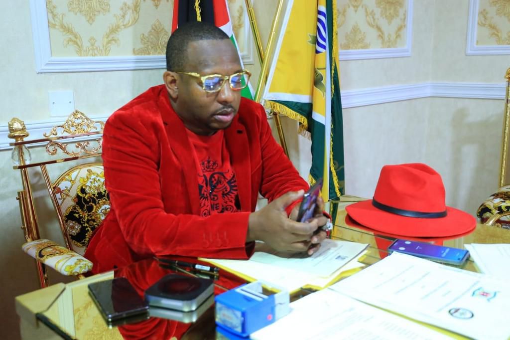 Nairobi Governor Mike Sonko holds meeting with Jubilee MCAs at his Upper Hill office to hinder impeachment motion