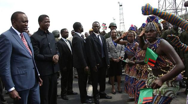 President Uhuru Kenyatta receives a warm reception at the start of his 2 day state visit to Zambia