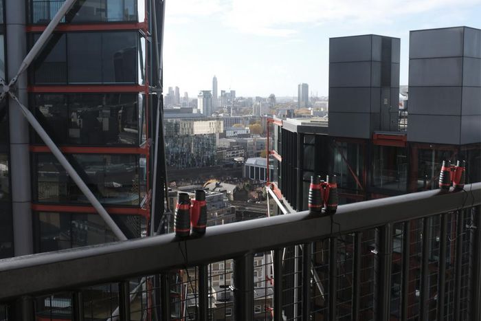 Install Curtains, Judge Suggests to Neighbors in Tate Modern Privacy Case