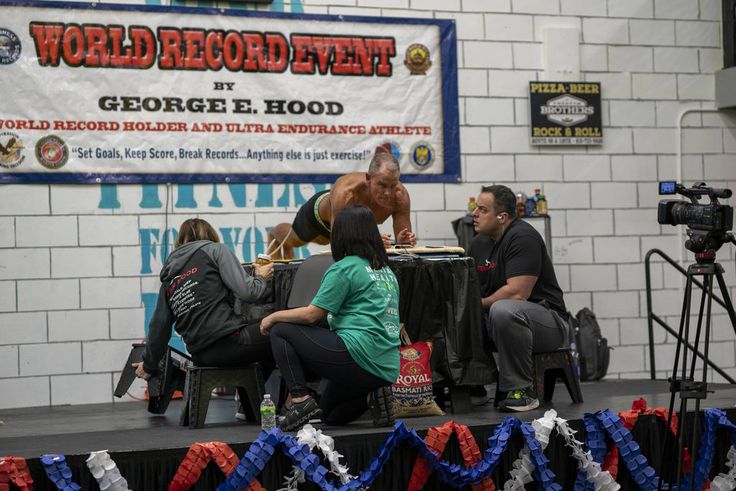 He Held a Plank for More Than 8 Hours, Setting a Record