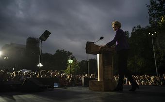 Elizabeth Warren Lost Her Dream Job but Gained a Path to 2020
