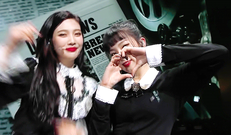 Friends gif (We Heart It)