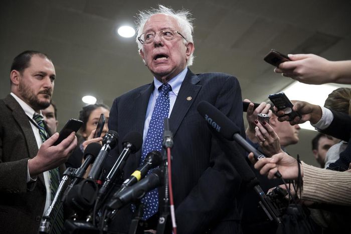 Sanders Apologizes Again for Mistreatment of Women in 2016 Campaign