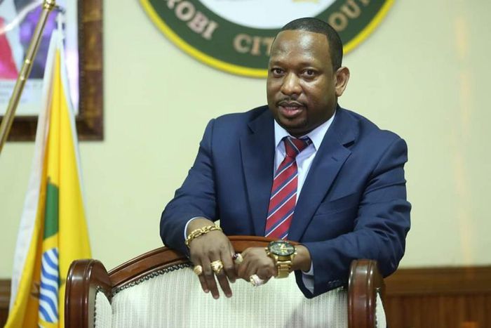 Usiwache hii ujinga iendelee - Governor Mike Sonko's daring  address to President Uhuru  Kenyatta on live TV