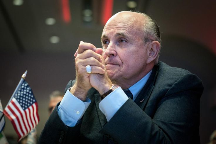 Giuliani Again Denies Trump Campaign Aided Russia After a Brief Retreat