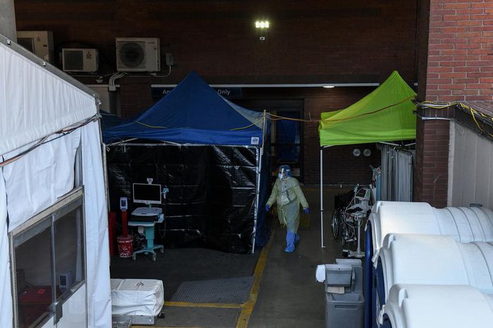 One Hospital's Last Resort to Protect Doctors: Yankee Rain Ponchos