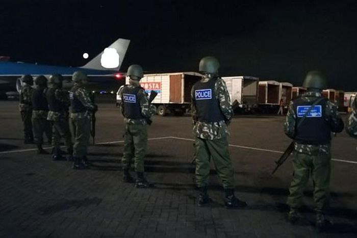 File image of Police monitoring cargo at JKIA