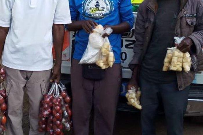 Traders arrested using banned plastic bags