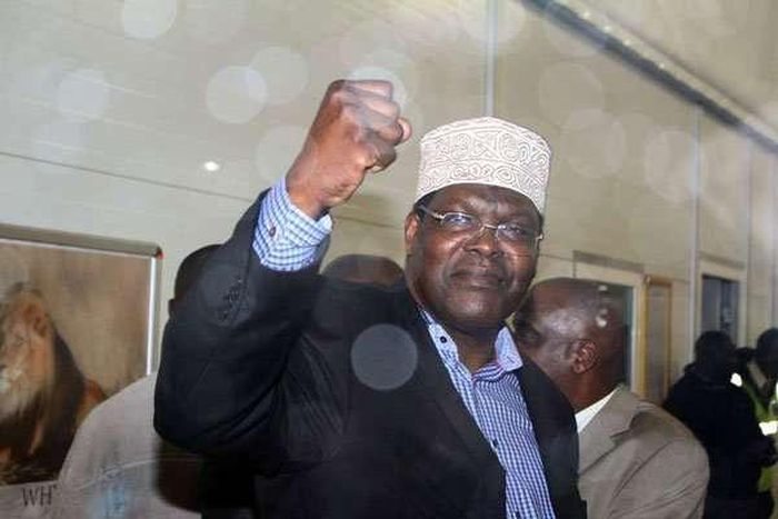 miguna-fist-up