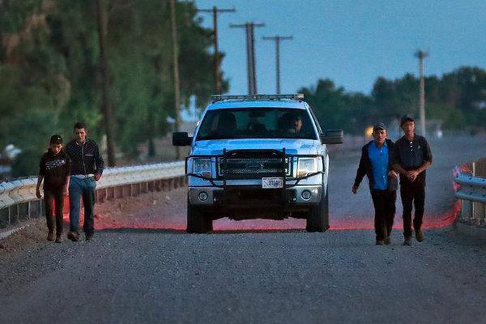 Yuma declares emergency in bid for help handling surge in migrants