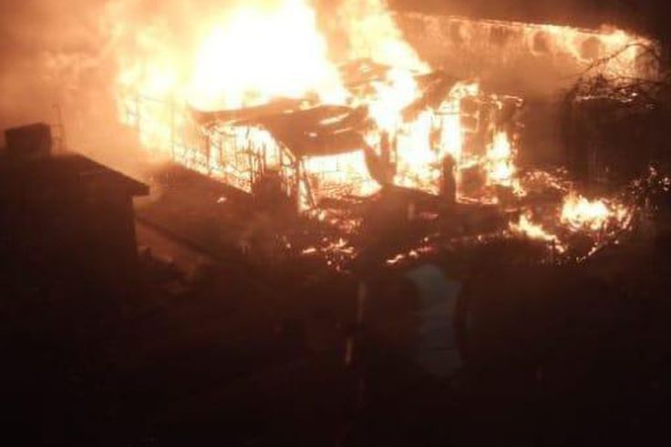 UON Students tourch building