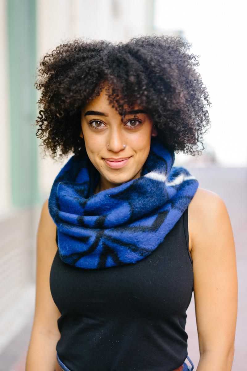 Stylish scarf (Overstock)