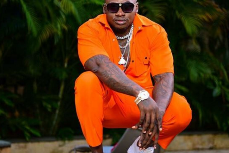 Angry Khaligraph Jones lectures Journalists after asking this Question