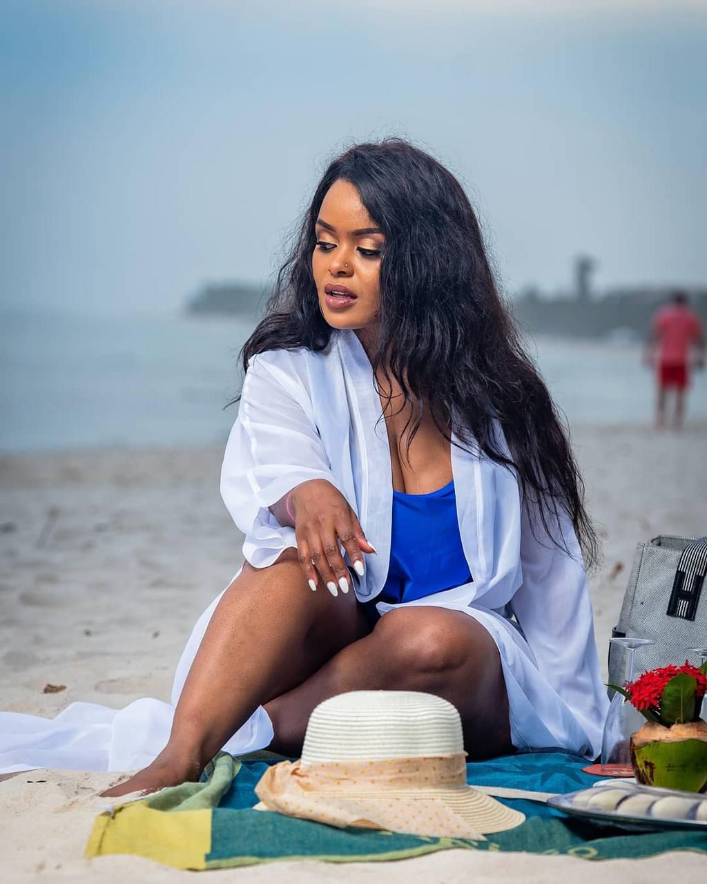 How Avril is unwinding at the Coast (Photos)