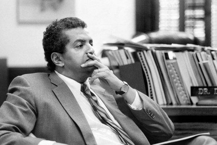 Donald Stewart, 80, dies; took over the college board at a crucial time