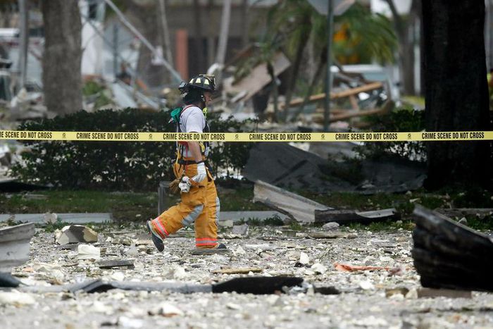 Explosion at Florida strip mall injures 23, officials say