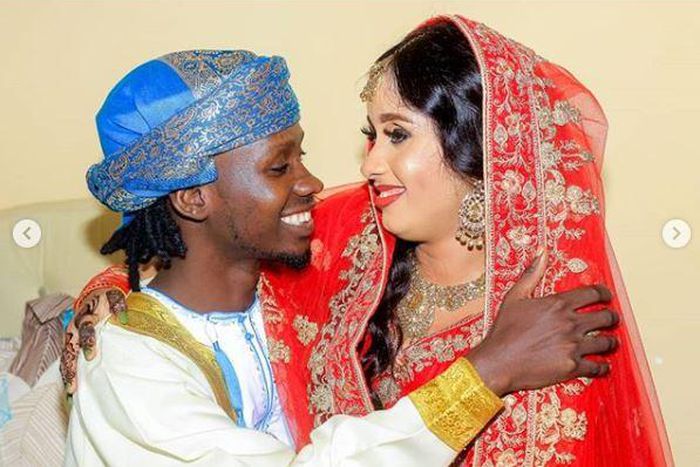Diamonds producer weds in colorful wedding (photos)