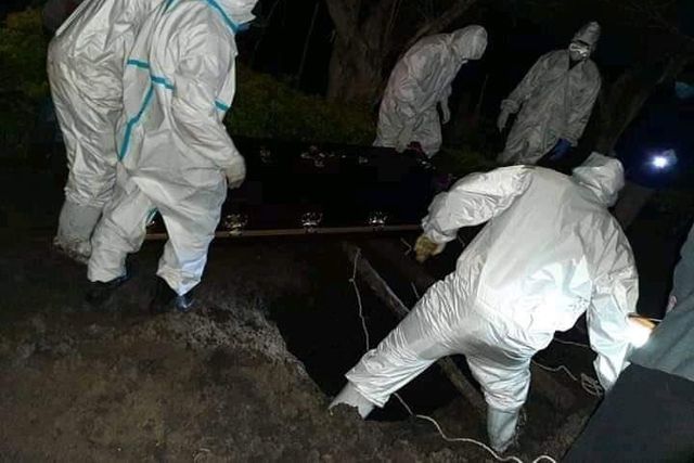 Night burial by State officials for 55-year-old Erick Kosgei who succumbed to Covid-19 in Kagawet, Bomet County