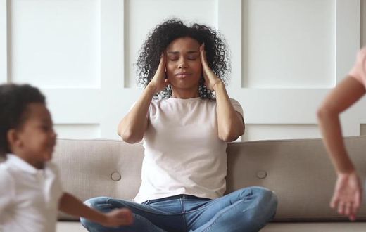Dealing with tired mom syndrome (Shutterstock0