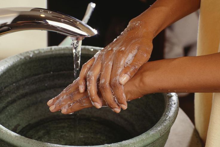 Washing hands(oureverydaylife)