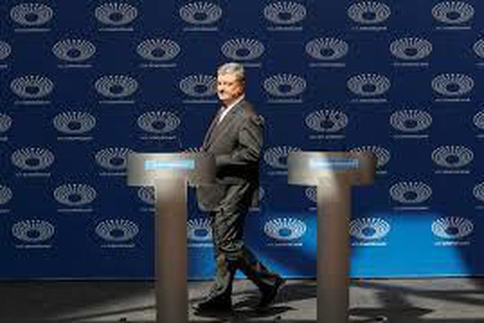 In one-man 'debate,' Ukraine president makes pitch and mocks rival