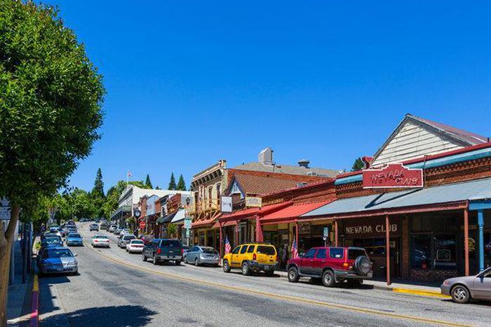 How a James Comey tweet fueled a conspiracy theory that upended a California town