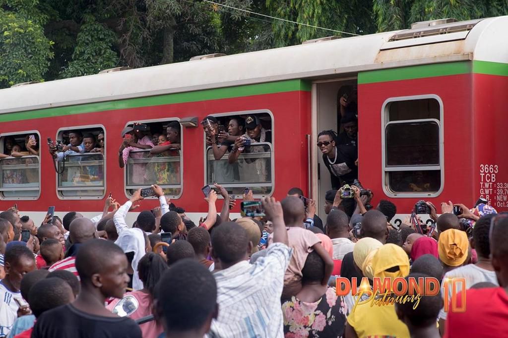 WCB President Diamond accorded a heroic welcome in his home Town Kigoma ahead of much anticipated Concert (photos)