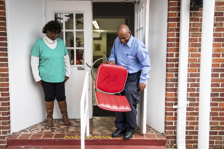 The Celebrity Primary: Danny Glover, Judge Judy, Mandy Moore and a Still-Crowded 2020 Field