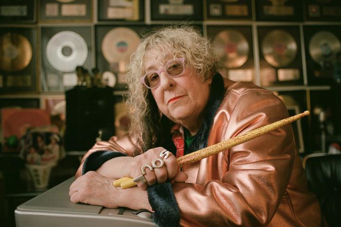 Allee Willis, 72, Dies; 'Friends' Theme and 'September' Songwriter