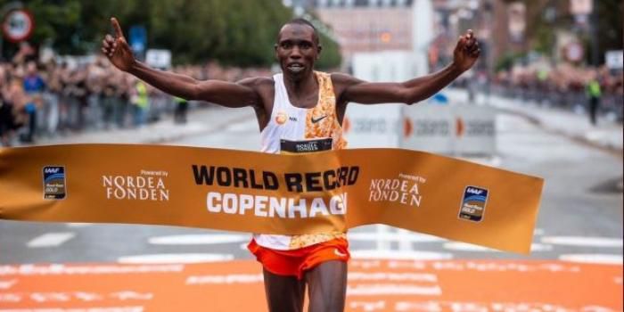 Kenya's elite athlete Geoffrey Kamworor breaks world record