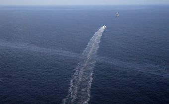 New estimate for an oil leak: A thousand times worse than rig owner says
