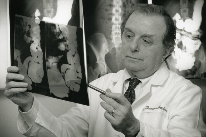 Theodore Bayless, Pathbreaker on Dairy Intolerance, Dies at 87