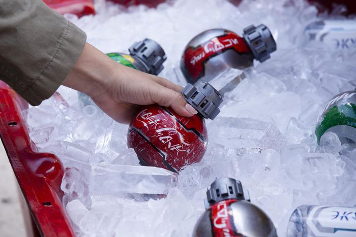 TSA Reverses Ban on 'Star Wars'-Themed Thermal Detonator Coke Bottles