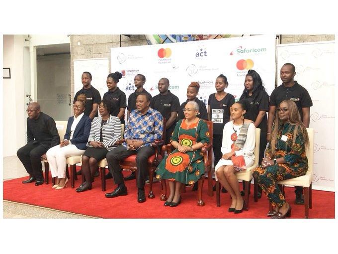 President Uhuru Kenyatta and First Lady Margaret Kenyatta with directors of the Kenyatta Trust