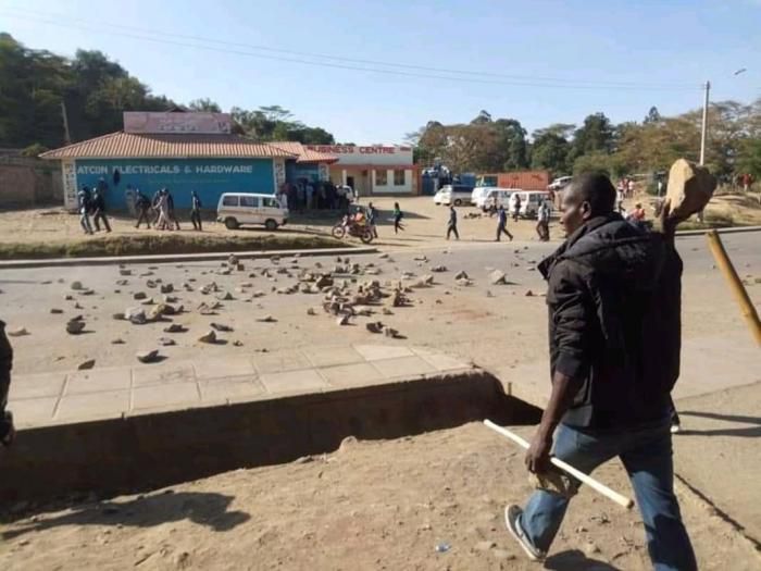 Major Highway blocked as matatu saccos clash