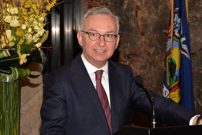 Top cancer doctor, Forced out over ties to drugmakers, joins their ranks