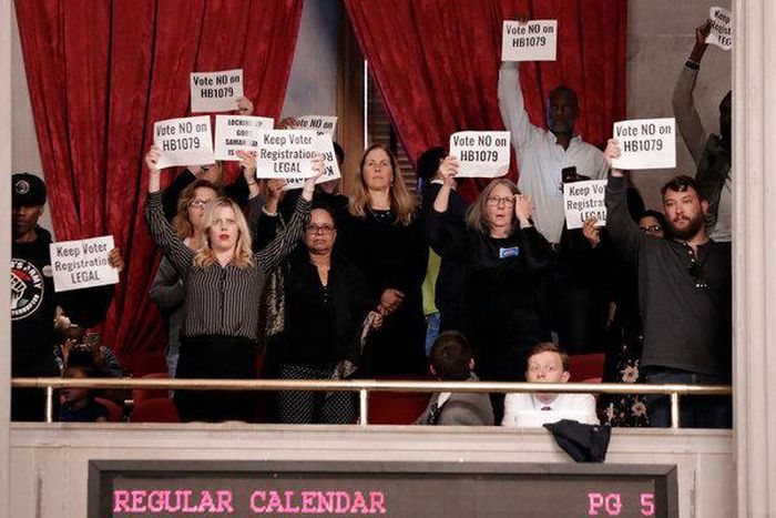 Tennessee advances bill that could make it harder to register new voters