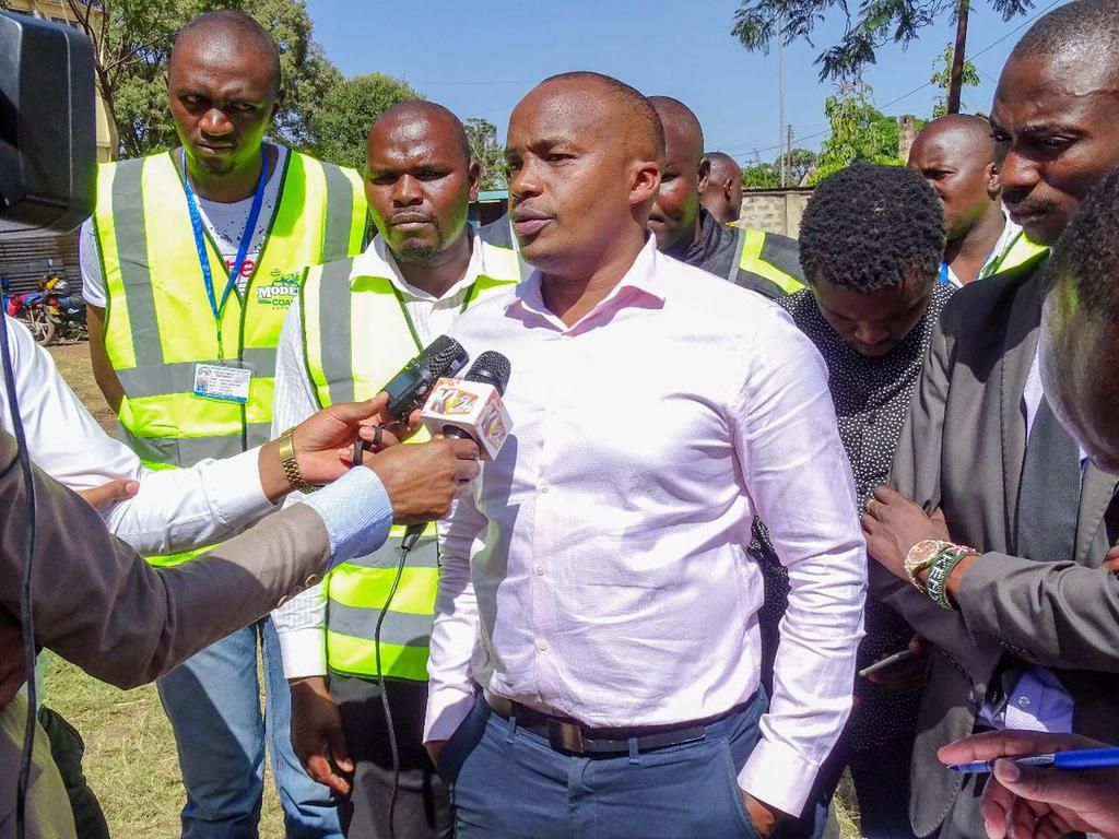 Hon. Jaguar and Babu Owino. Jaguar has warned Babu Owino days after ending beef