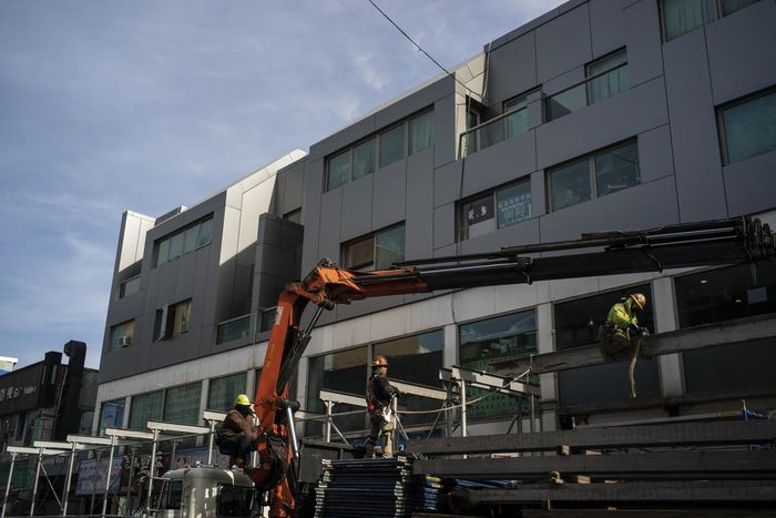 He Blames the Police for His Sister's Death. Now He's Bringing Her Ashes Home.