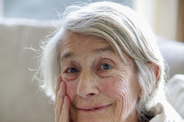 Mary Oliver, Prize-Winning Poet of the Natural World, Dies at 83