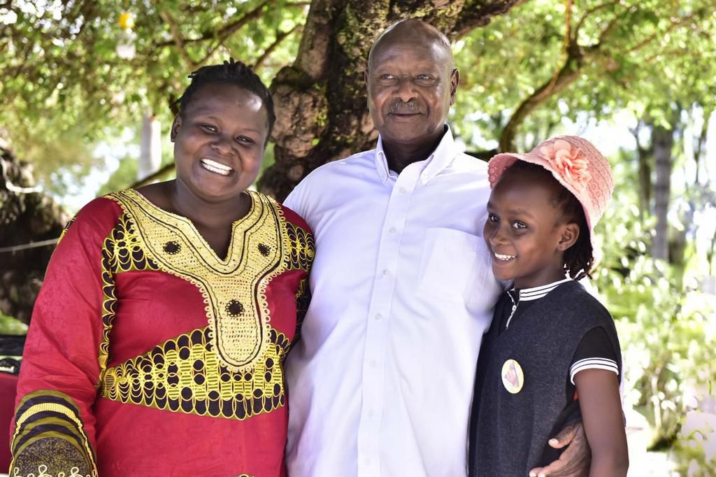 President Yoweri Museveni with Sheila Sheldon Charles and her mother when they visited him in Uganda (Twitter)
