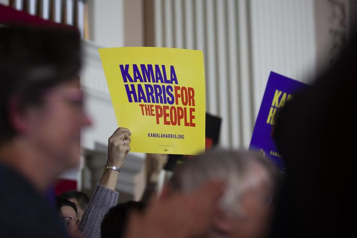 Harris Faces Questions About 'Democratic Socialist' Label and Jussie Smollett in N.H.