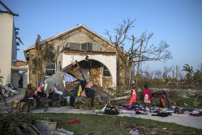 Churning North, Hurricane Drubs Weary Carolinas