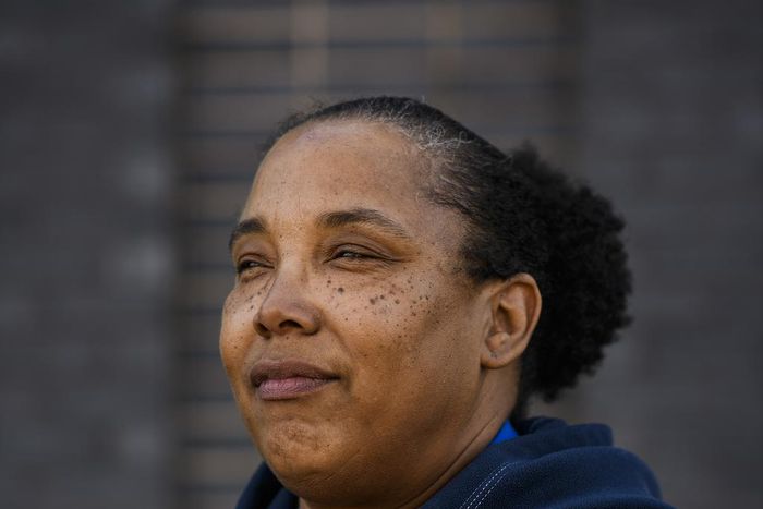 Senator Digs In Against Wall, Risking the Wrath of Alabama