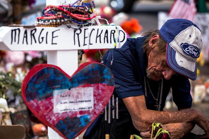 An El Paso Widower Mourns in Solitude, Amid a Throng of Kind Strangers